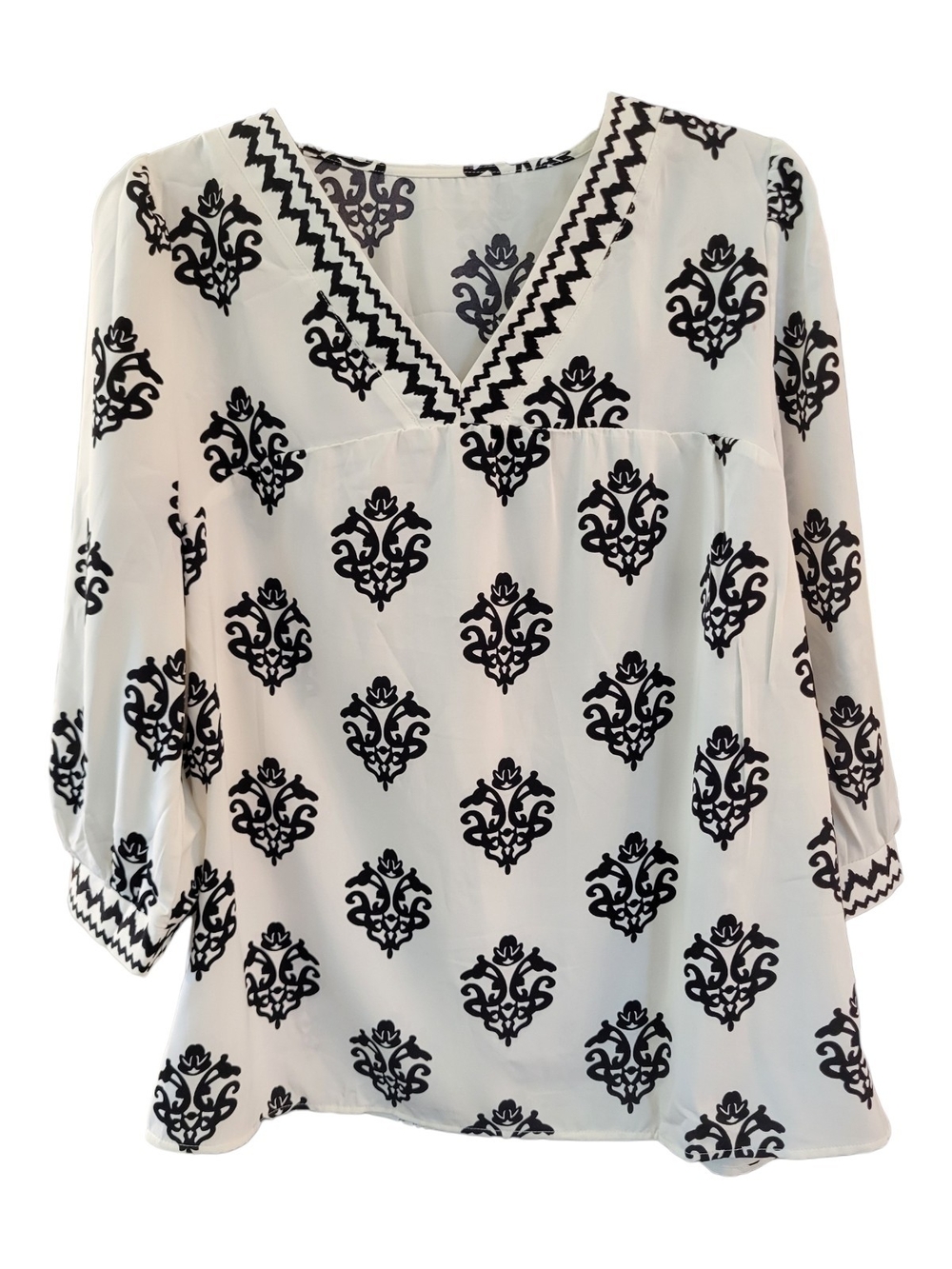 Womens Black & White Printed V-Neck Blouse - Size M